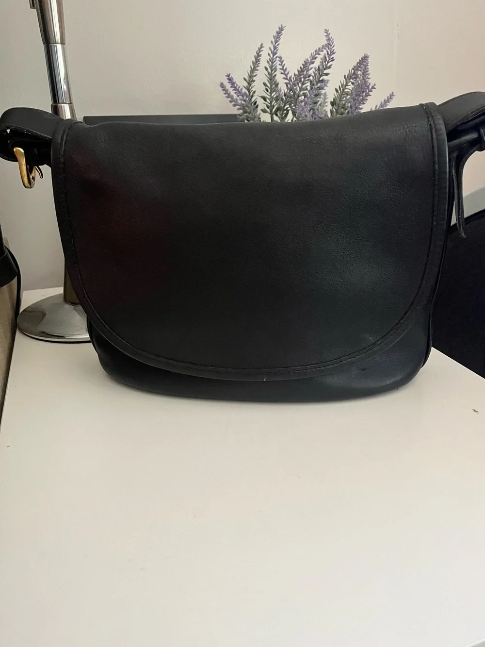 Classic Vintage COACH Black Leather Saddle Bag - Picture 1 of 4